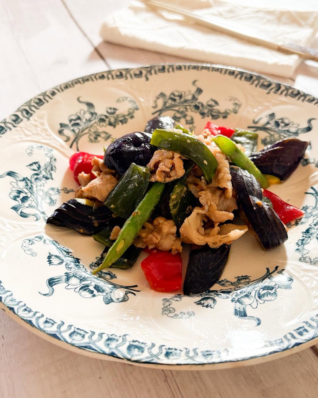 茎わかめと豚肉、茄子の味噌炒め