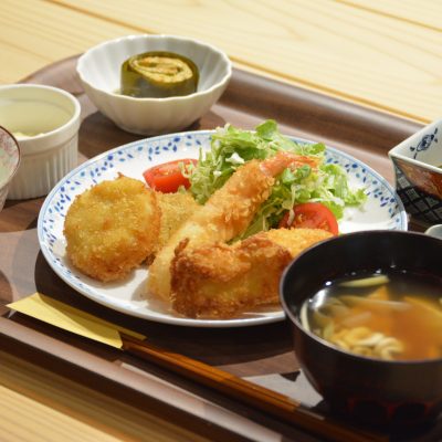 ミックスフライ定食